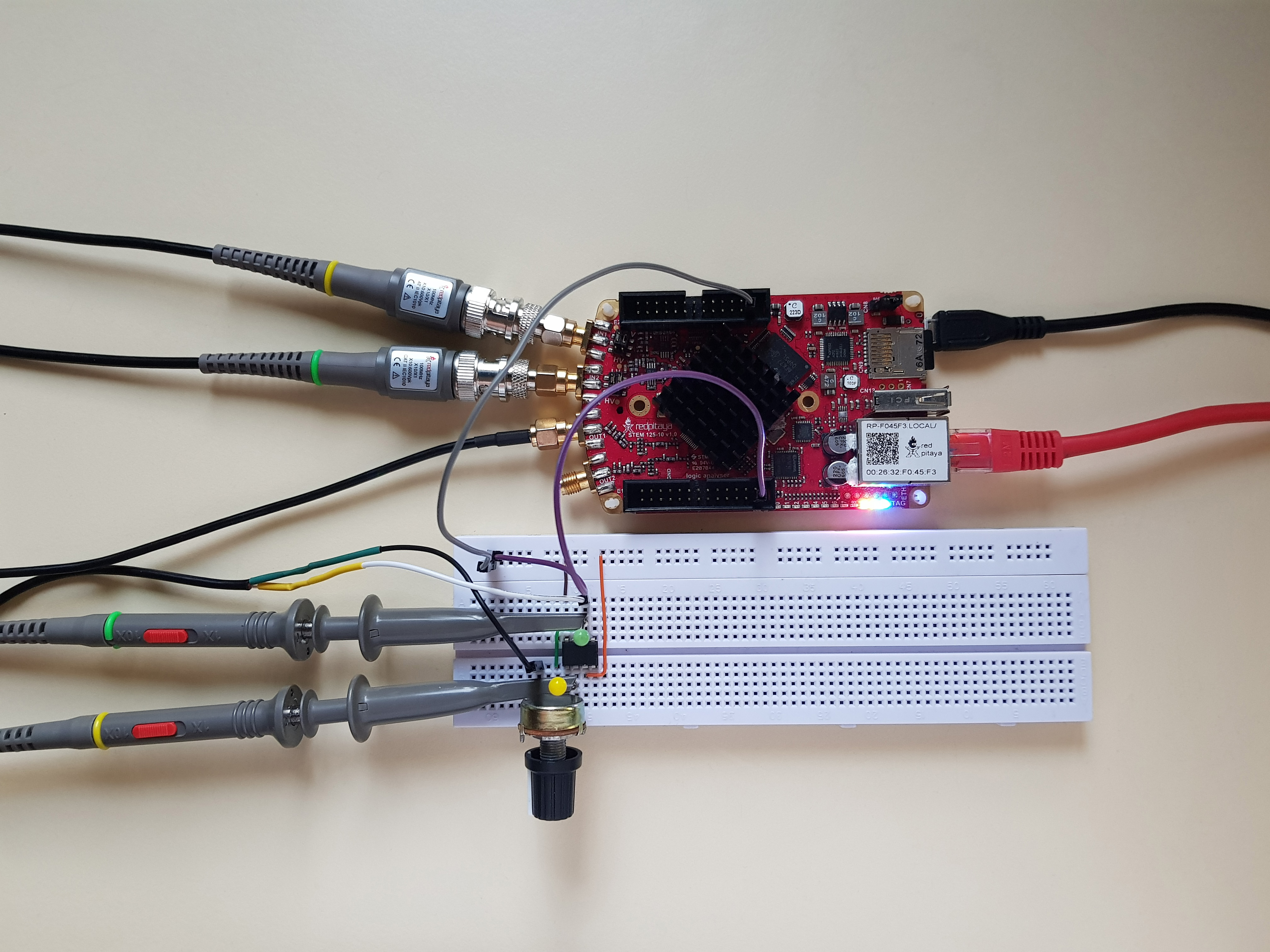 ../../_images/10_schmitt_inverting_circuit.jpg