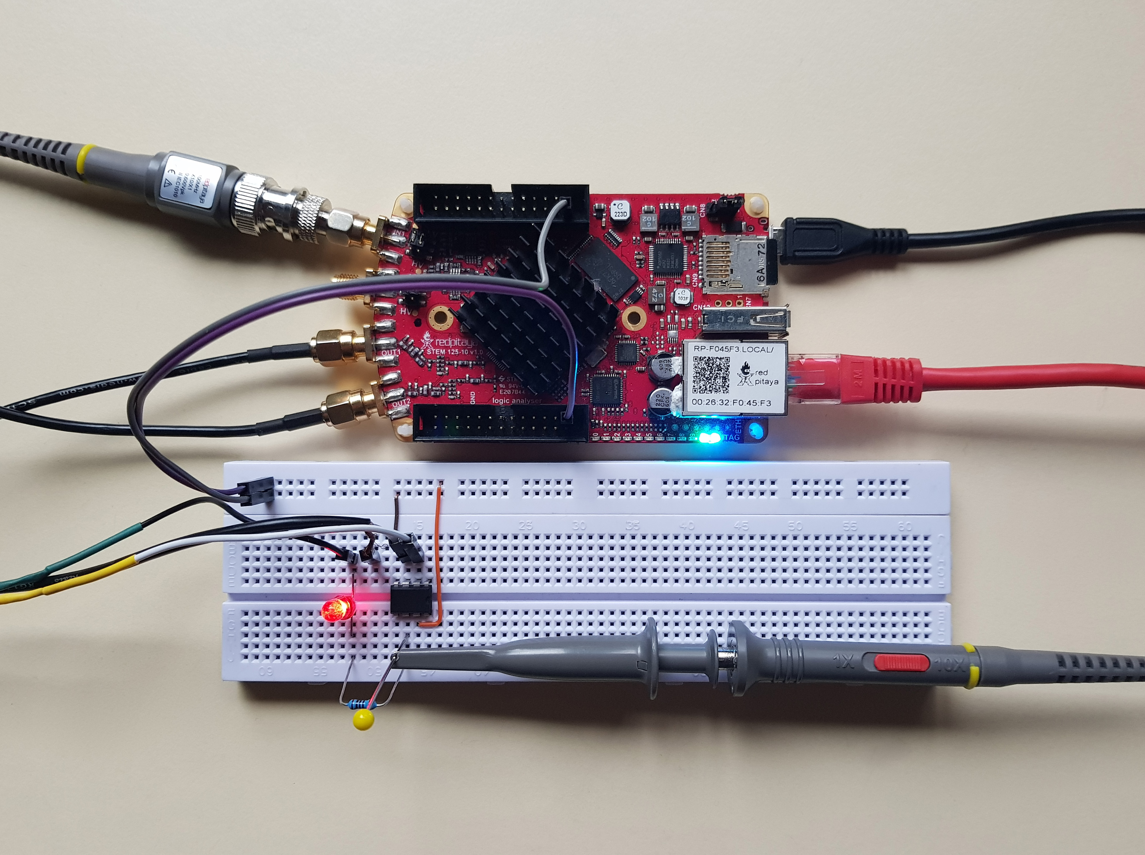 ../../_images/12_analog_PWM_circuit.jpg