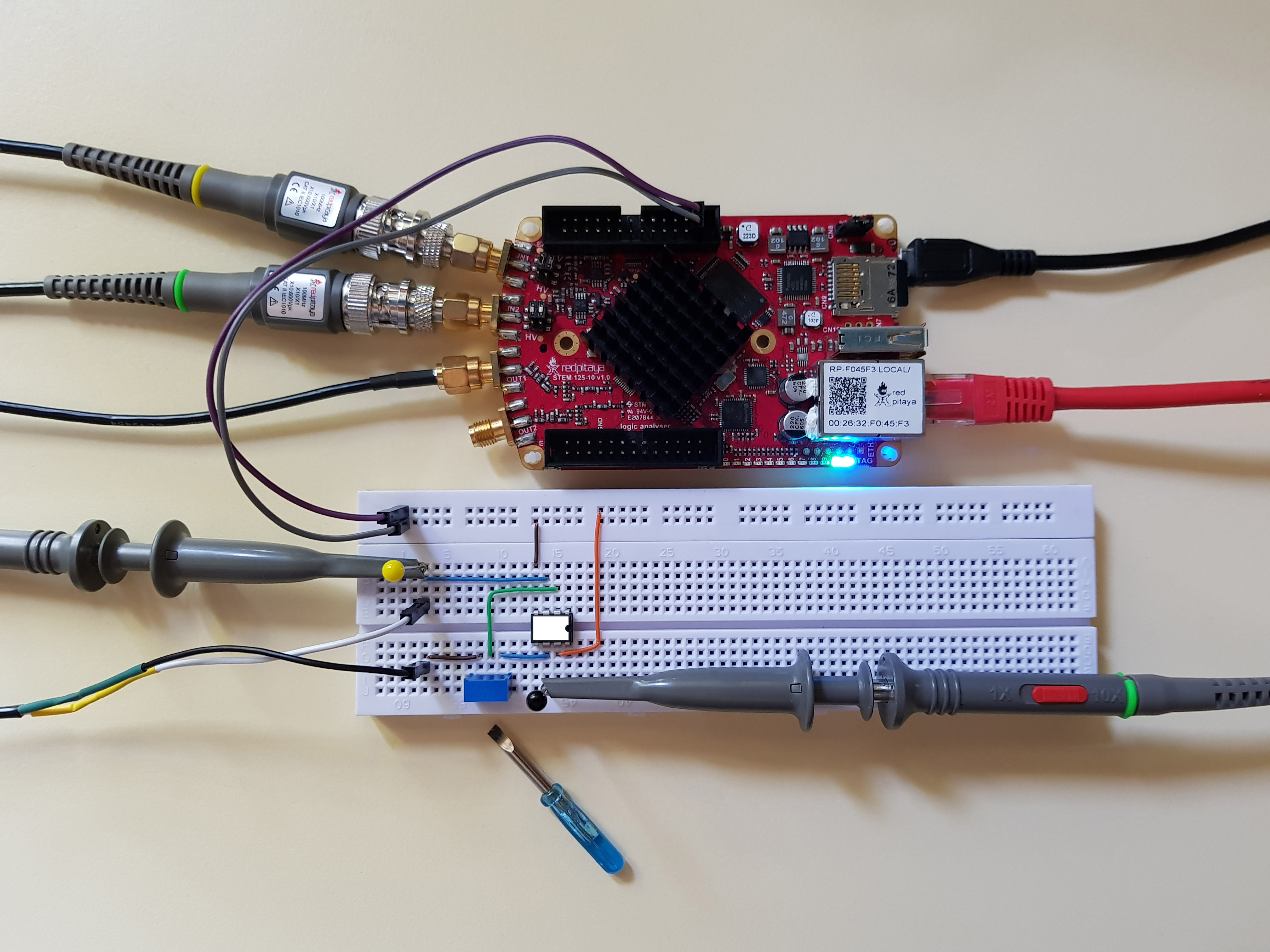 ../../_images/4_OpAmp_circuit_noninverting.jpg